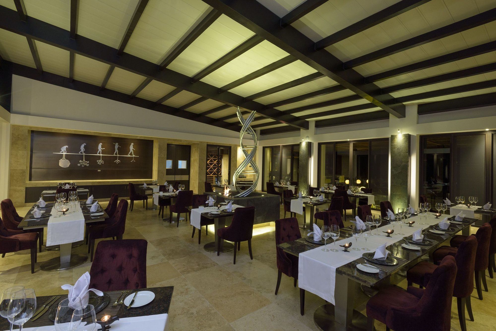 Pikaia Lodge Santa Cruz Island ร้านอาหาร รูปภาพ