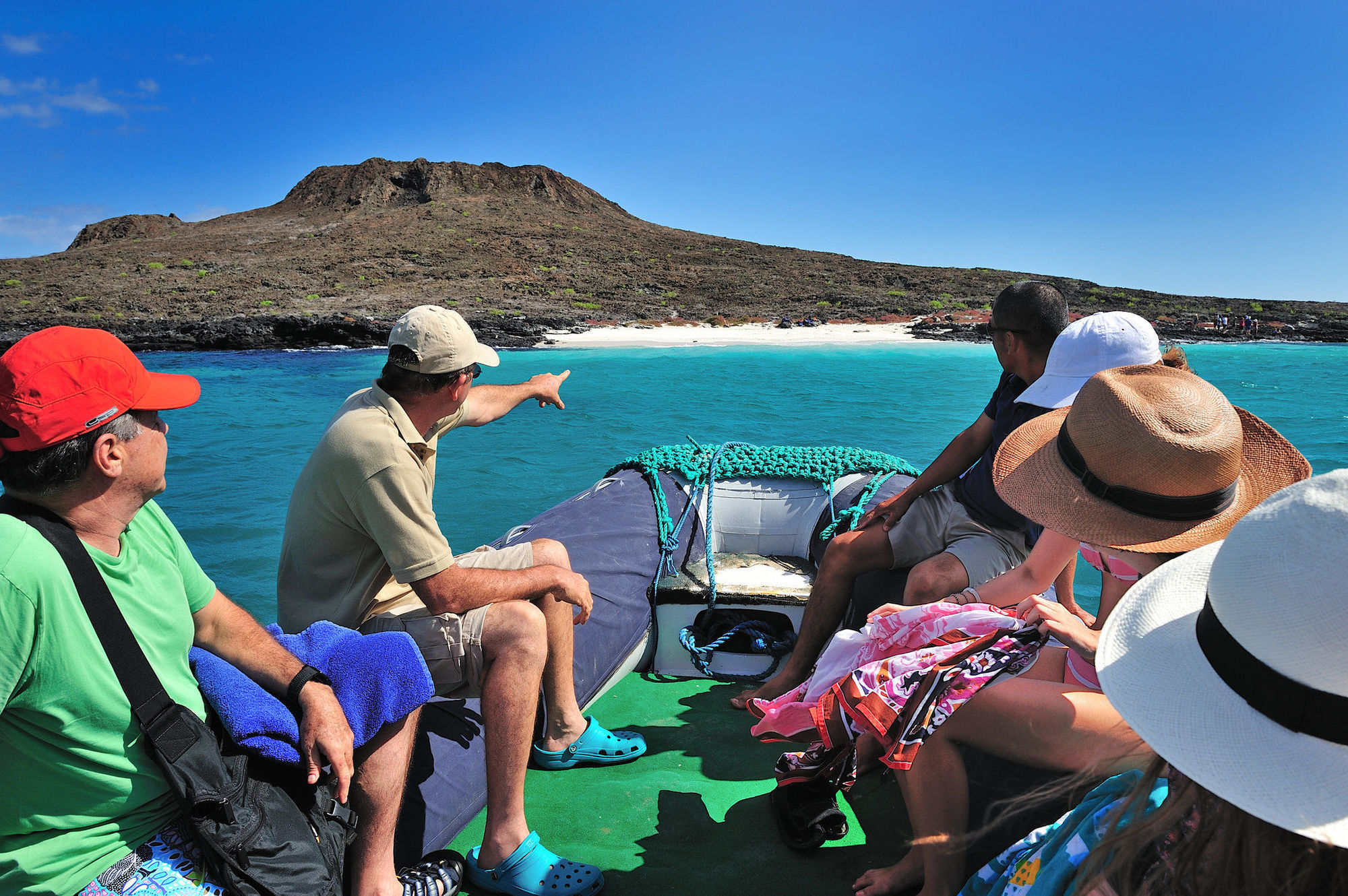Pikaia Lodge Santa Cruz Island ภายนอก รูปภาพ